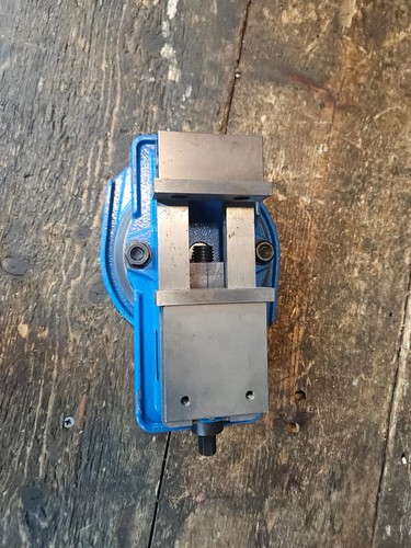 Milling machine vice with - machine,