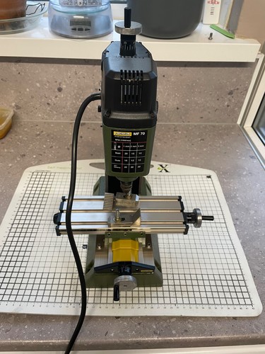 Small milling machine - machine, proxxon
